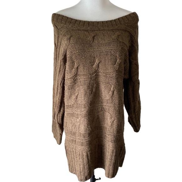 Studio 59 Knitwear cableknit off shoulder sweater size L - Picture 1 of 4